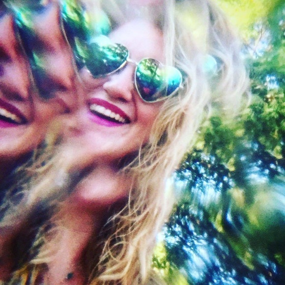 Meet your Posher, Amy - Picture 1 of 1